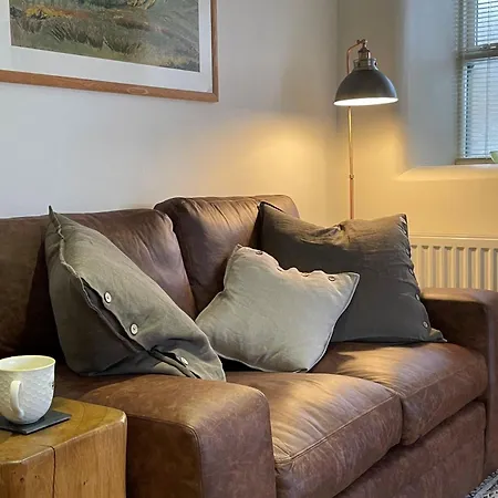 1 Bed In 94065 Nyaraló Watermillock