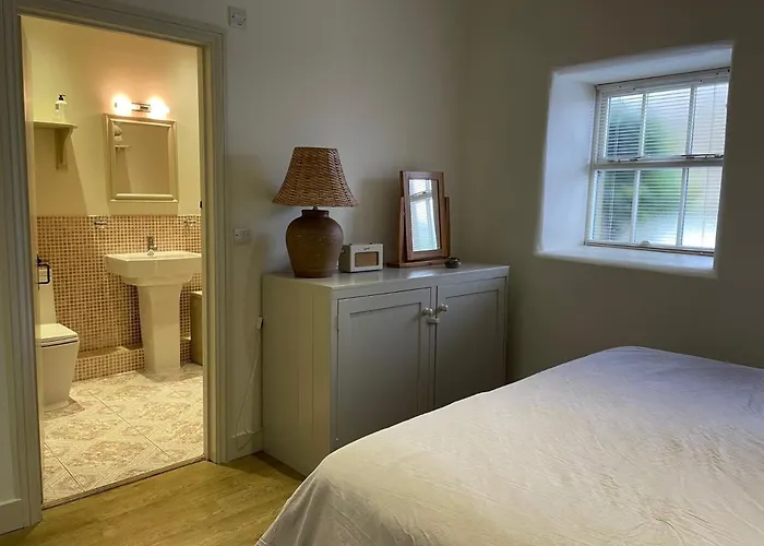 1 Bed In 94065 Nyaraló