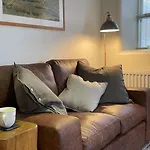 1 Bed In Penrith Oc-94065 * 워터밀록